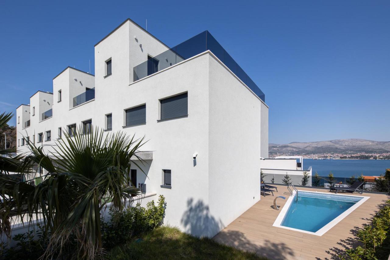 Villa 360 *